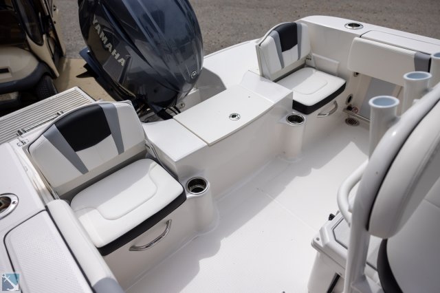 New 2024 Robalo R200 for sale